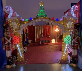ArchNutCrackers