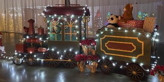 T-Decorate Display Train