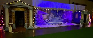 B-Christmas House Display