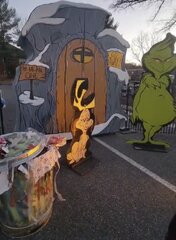 Who Grinch House with Props
