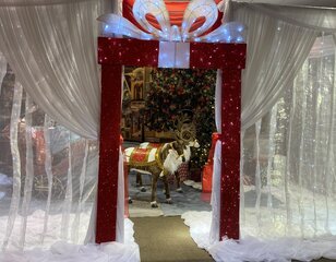 Xmas Present Entrance